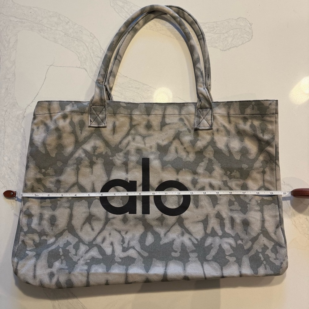 Alo Yoga Tie Dye Tote OS